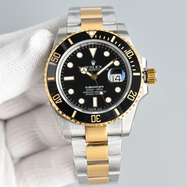 Rolex Submariner, black dial, 41mm, two-tone gold and silver bracelet.