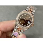 Dial inlaid with brick brown dogtooth dial, rose gold two-tone strap 31mm