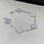 Four-leaf clover bracelet light blue silver