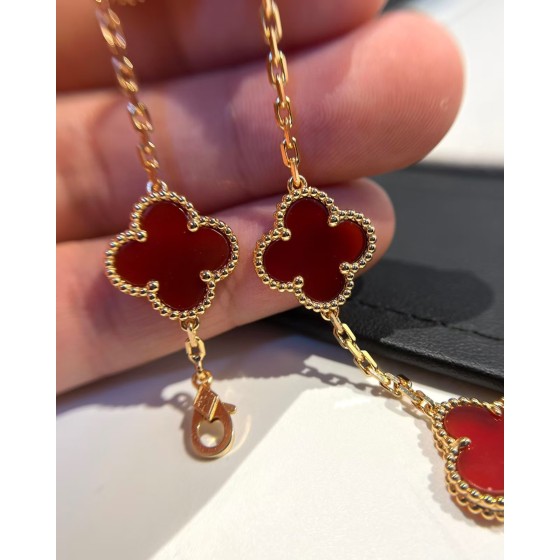 Four-leaf clover red bracelet rose gold