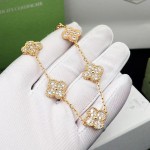 Four-leaf clover diamond bracelet gold