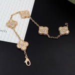 Four-leaf clover diamond bracelet gold