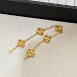 Van Cleef & Arpels bracelet gold laser-shaped