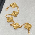 Van Cleef & Arpels bracelet gold laser-shaped
