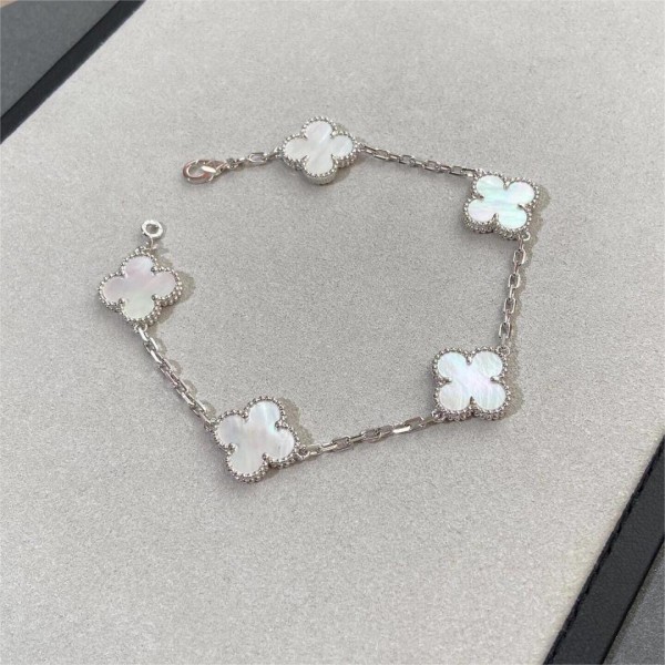 Four-leaf clover bracelet white mother-of-pearl silver
