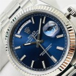 Sunday date display series men's watch, blue dial, silver bezel, 40mm, silver Oyster bracelet.
