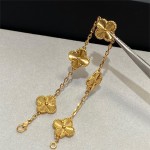 Van Cleef & Arpels bracelet gold laser-shaped