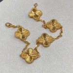 Van Cleef & Arpels bracelet gold laser-shaped