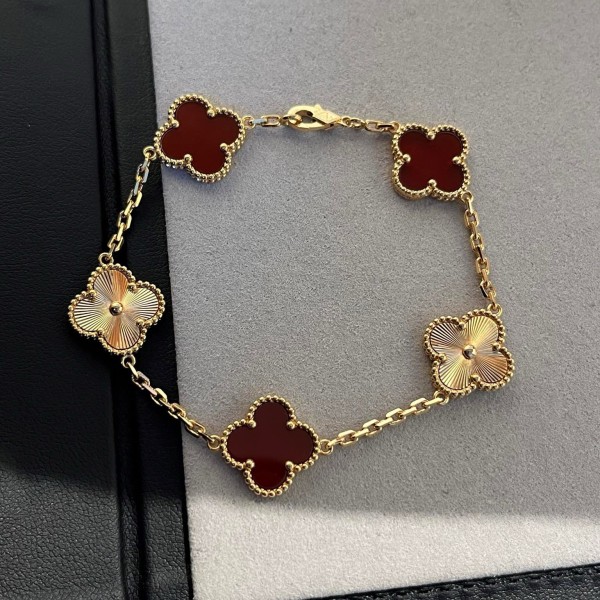 Four-leaf clover red and gold laser-cut five-flower bracelet