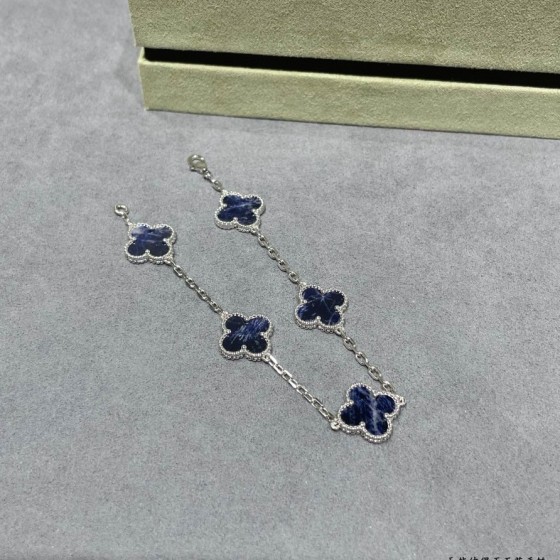 Four-leaf clover dark blue five-flower silver bracelet