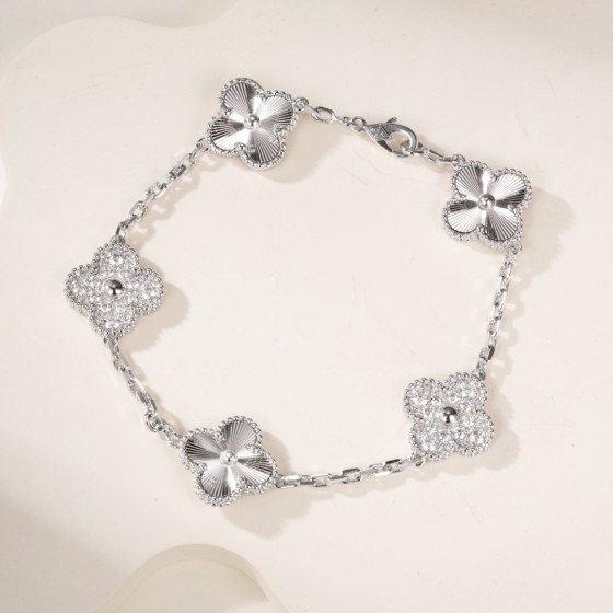 Four-leaf clover silver spacer silver diamond five-flower bracelet
