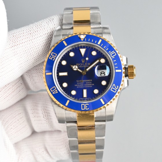 Greenwich series, blue dial, blue bezel, 40 mm, silver and gold Oyster bracelet.