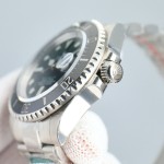 Rolex Sea-Dweller series, gradient green dial, 43mm, silver Oyster bracelet.
