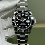 Rolex Submariner series, black dial, black bezel, 41mm, silver Oyster bracelet.