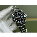 Rolex Submariner series, black dial, black bezel, 41mm, silver Oyster bracelet.