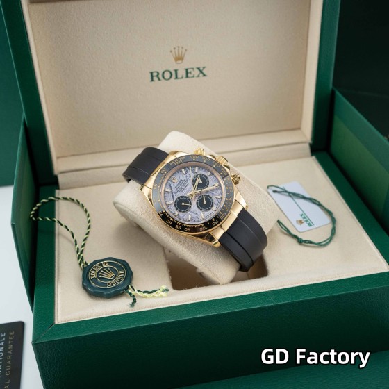 Rolex Daytona series, meteorite dial, black bezel, gold case, 40mm, rubber strap.