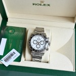 Rolex Daytona series, white dial, black bezel, silver case, 40mm, silver Oyster bracelet.