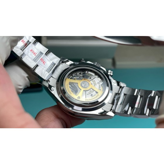 Rolex Daytona series, blue dial, black bezel, silver case, 40mm, silver Oyster bracelet.