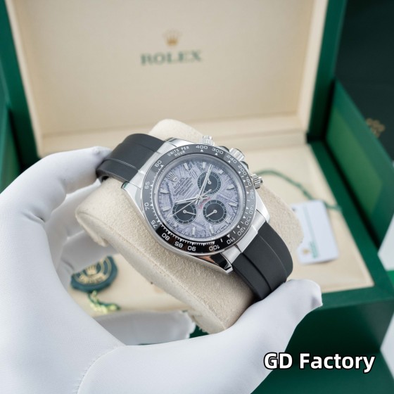Rolex Daytona series, meteorite dial, black bezel, silver case, 40mm, rubber strap.