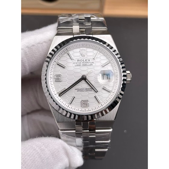 Rolex Explorer series, white dial, silver case, silver bracelet.