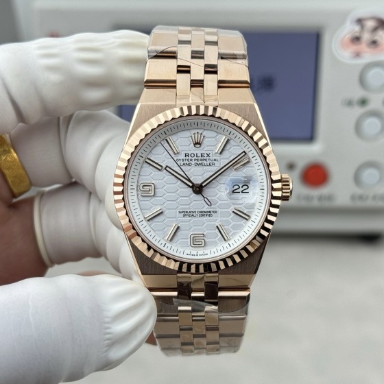 Rolex Explorer series, white dial, rose gold case, rose gold bracelet.