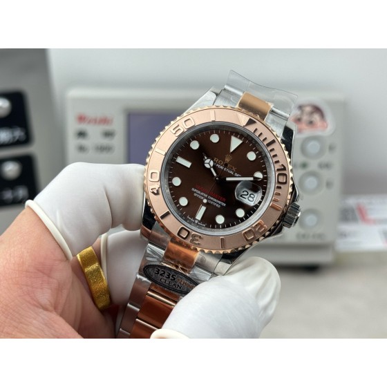 Rolex Yacht-Master series, brown dial, rose gold bezel, silver case, 40mm, two-tone Oyster bracelet.