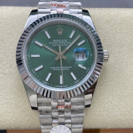 Log Series men's watch, green dial, silver bezel, 41mm, silver five-link bracelet.