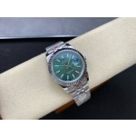 Log Series men's watch, green dial, silver bezel, 41mm, silver five-link bracelet.
