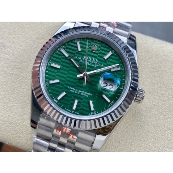 Log series men's watch, wave pattern green dial, silver bezel, 41mm, silver five-link bracelet.