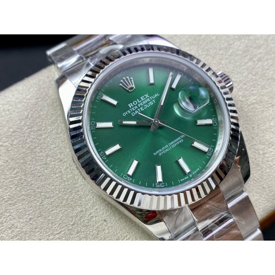Datejust series men's watch, green dial, silver bezel, 41mm, silver Oyster bracelet.