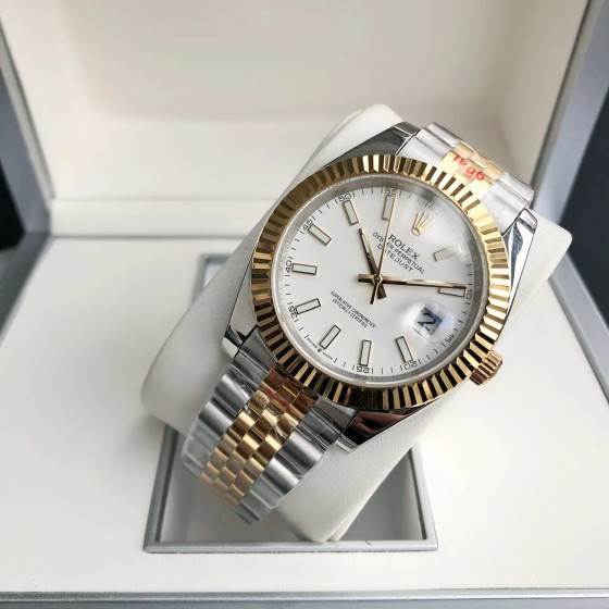 Log series men's watch, white dial, gold bezel, 41mm, two-tone five-link bracelet.