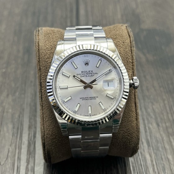 Datejust series men's and women's watches, silver dial, silver bezel, 36mm and 41mm sizes, silver Oyster bracelet.