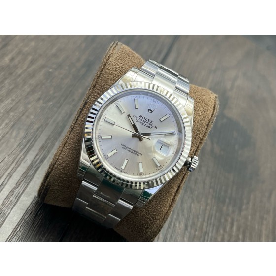 Datejust series men's and women's watches, silver dial, silver bezel, 36mm and 41mm sizes, silver Oyster bracelet.