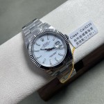 Datejust series men's watch, white dial, silver bezel, 41mm, silver Oyster bracelet.