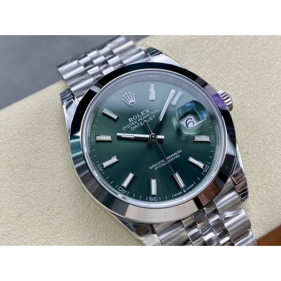 Log Series men's watch, green dial, silver bezel, 41mm, silver five-link bracelet.