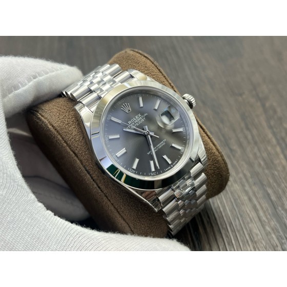 Datejust series men's watch, dark gray dial, silver bezel, 41mm, silver five-link bracelet.