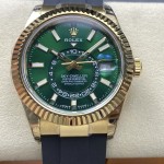 Navigator series men's watch, green dial, gold bezel, 42mm, rubber strap.