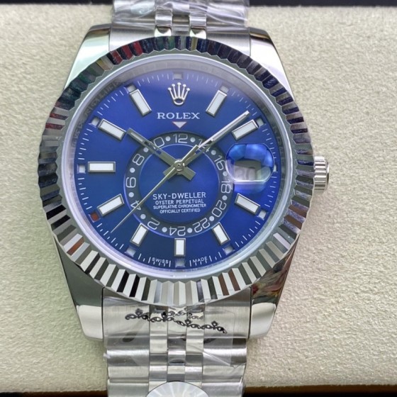 Navigator series men's watch, blue dial, silver bezel, 42mm, silver five-link bracelet.