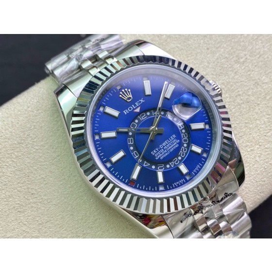 Navigator series men's watch, blue dial, silver bezel, 42mm, silver five-link bracelet.