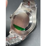Navigator series men's watch, green dial, silver bezel, 42mm, silver five-link bracelet.