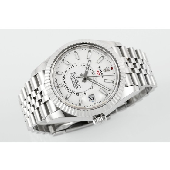 Navigator series men's watch, white dial, silver bezel, 42mm, silver five-link bracelet.