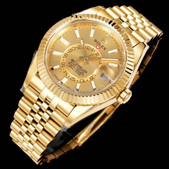 Navigator series men's watch, gold dial, gold bezel, 42mm, gold five-link bracelet.
