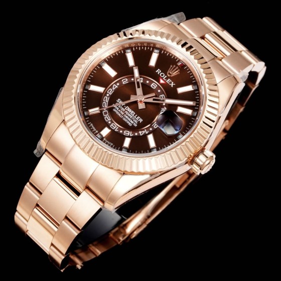 Navigator series men's watch, brown dial, rose gold bezel, 42mm, rose gold Oyster bracelet.
