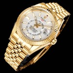 Navigator series men's watch, white dial, gold bezel, 42mm, gold five-link bracelet.
