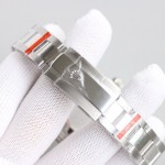 Navigator series men's watch, Roman numerals, white dial, silver bezel, 42mm, silver Oyster bracelet.