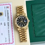 Sunday calendar series men's watch, black dial, gold bezel, 40mm, gold President-style bracelet.