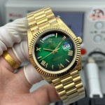 Sunday Calendar series men's watch with gradient green dial, gold bezel, 40mm case, and gold President-style bracelet.