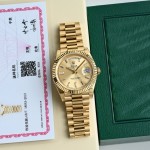 Sunday calendar series men's watch, gold dial, gold bezel, 40mm, gold President-style bracelet.