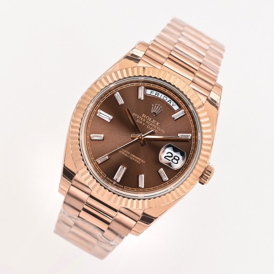 Sunday date display series men's watch, chocolate dial, rose gold bezel, 40mm, rose gold President-style bracelet.
