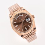 Sunday date display series men's watch, chocolate dial, rose gold bezel, 40mm, rose gold President-style bracelet.